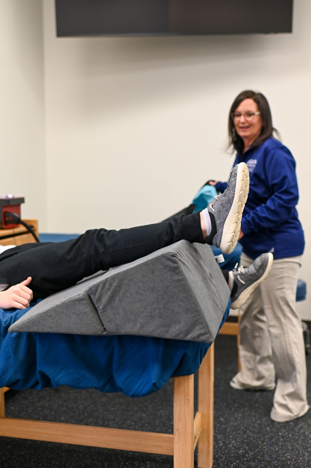 Students in Logan University's anatomy and imaging lab