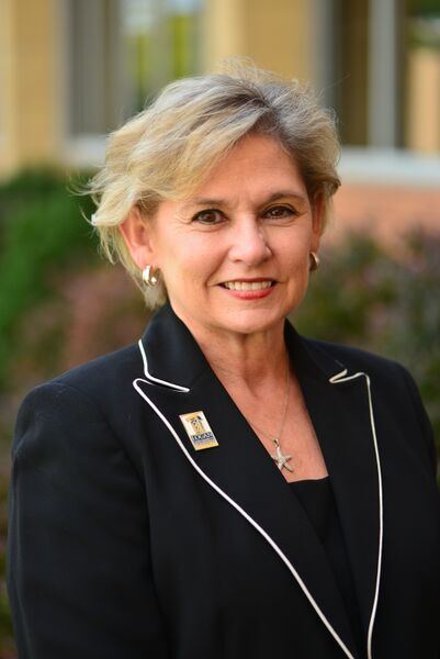 Debra Hoffman, DC ('80)